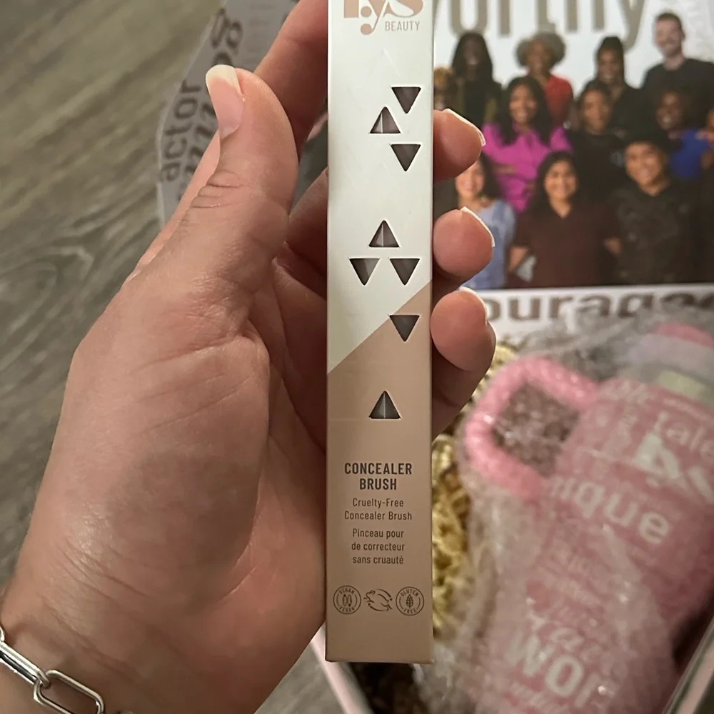LYS Beauty Bundle Shade MN1 Concealer & skin tint MN1